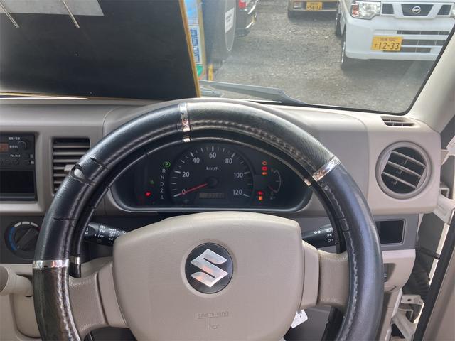エブリイ ＰＣ　両側スライドドア　キーレスエントリー　ＡＴ　盗難防止システム　衝突安全ボディ　エアコン　パワーステアリング　パワーウィンドウ　運転席エアバッグ　助手席エアバッグ（25枚目）