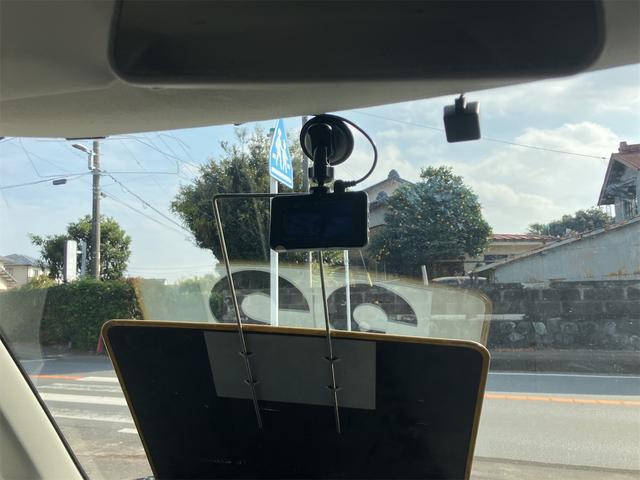 ルークス ハイウェイスター　ドライブレコーダー　バックカメラ　両側スライド・片側電動　ナビ　オートライト　ＨＩＤ　スマートキー　電動格納ミラー　ベンチシート　ＣＶＴ　盗難防止システム　ＡＢＳ　アルミホイール　衝突安全ボディ（10枚目）