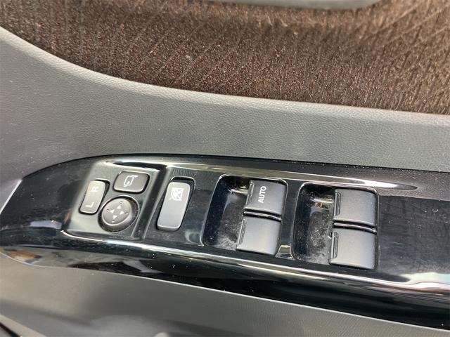 ルークス ハイウェイスター　ドライブレコーダー　バックカメラ　両側スライド・片側電動　ナビ　オートライト　ＨＩＤ　スマートキー　電動格納ミラー　ベンチシート　ＣＶＴ　盗難防止システム　ＡＢＳ　アルミホイール　衝突安全ボディ（13枚目）