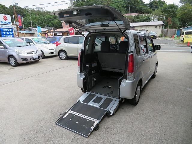 スローパー車イス移動車 リヤシート付き 電動固定装置 禁煙 取説&記録簿 無料保証6ヶ月&走行距離無制限(16枚目)