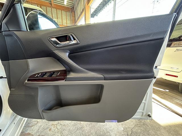 �p���[�E�B���h�E�̃X�C�b�`�ł���B�^�]�Ȃɋ��Ȃ��瑋���J���߂̃R���g���[���ł��܂���B