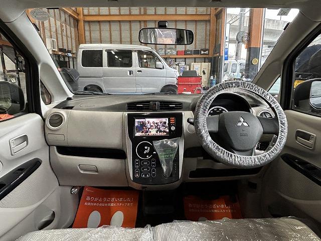 ｅＫワゴン Ｍ　禁煙　アイドリングＳＴＯＰ　ナビ　ＣＤ　ワンセグＴＶ　キーレス　取説＆記録簿　電動格納ミラー　ベンチシート　ＣＶＴ　ＡＢＳ　衝突安全ボディ　オートエアコン（2枚目）