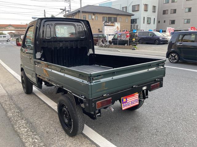 ＫＣ　軽トラック　ＭＴ　エアコン　ＣＤリフトアップ車　色変え車．(7枚目)