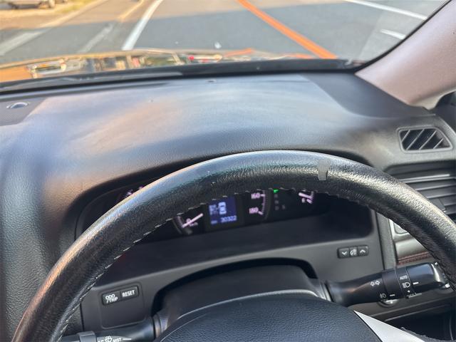 クラウン アスリート　ＥＴＣ　オートクルーズコントロール　バックカメラ　ナビ　ＴＶ　アルミホイール　オートライト　ＨＩＤ　ＡＴ　スマートキー　電動格納ミラー　盗難防止システム　パワーシート　ＣＤ　ＤＶＤ再生　ＵＳＢ　記録簿（36枚目）