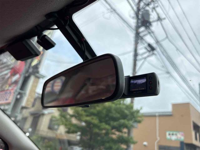ノート ニスモ　Ｓ　ドライブレコーダー　ＥＴＣ　バックカメラ　ナビ　ＴＶ　アルミホイール　スマートキー　電動格納ミラー　ＭＴ　Ｂｌｕｅｔｏｏｔｈ　エアコン　パワーステアリング　パワーウィンドウ　運転席エアバッグ（11枚目）