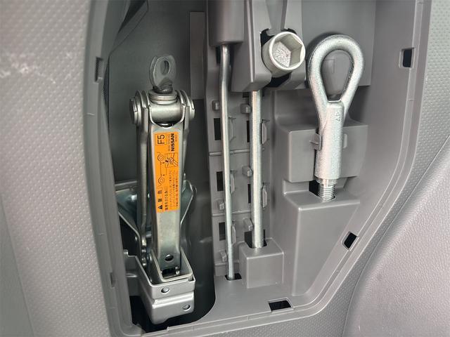 ファミリアバン ＶＥ　ＥＴＣ　ナビ　キーレスエントリー　電動格納ミラー　１００Ｖ電源　オートマ車　エアコン　パワーステアリング　パワーウィンドウ（41枚目）
