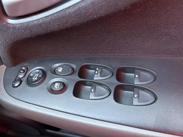 ストリーム X ETC バックカメラ キーレスエントリー 電動格納ミラー 3列シート AT アルミホイール Bluetooth 衝突安全ボディ ABS エアコン パワーステアリング パワーウィンドウ(12枚目)