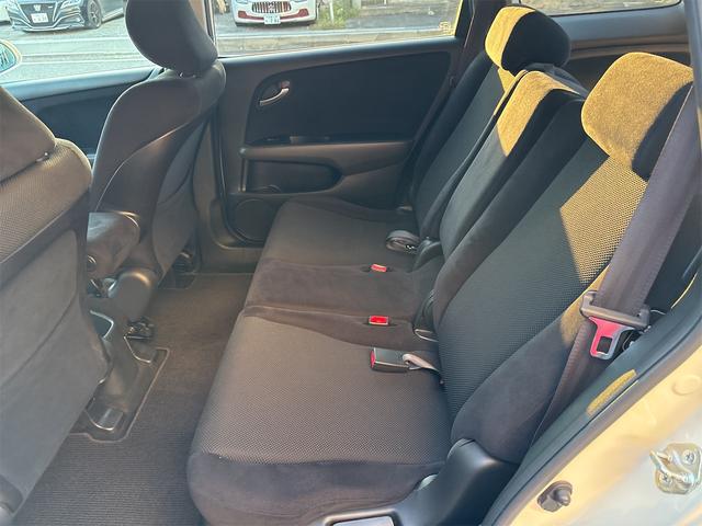 ストリーム X ETC バックカメラ キーレスエントリー 電動格納ミラー 3列シート AT アルミホイール Bluetooth 衝突安全ボディ ABS エアコン パワーステアリング パワーウィンドウ(27枚目)