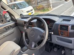 車を運転する際には運転席の存在は欠かせません。なのでしっかりとチェックしたいポイントですね。 2