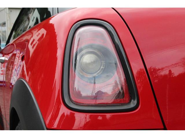 ＭＩＮＩ クーパーＳ　クーペ　６速ＭＴ　記録簿付　ＥＴＣ　社外ＬＥＤヘッドライト　黒色１６インチアルミホイール　黒ストライプ　前後ドライブレコーダー　ＣＤ　整備記録簿６枚付き　取扱説明書付き　ヘッドライト磨き＆スチーマー施工済み（33枚目）