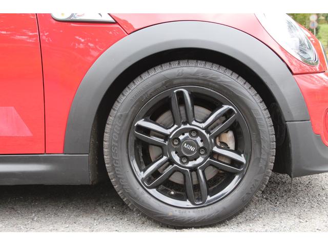 ＭＩＮＩ クーパーＳ　クーペ　６速ＭＴ　記録簿付　ＥＴＣ　社外ＬＥＤヘッドライト　黒色１６インチアルミホイール　黒ストライプ　前後ドライブレコーダー　ＣＤ　整備記録簿６枚付き　取扱説明書付き　ヘッドライト磨き＆スチーマー施工済み（38枚目）
