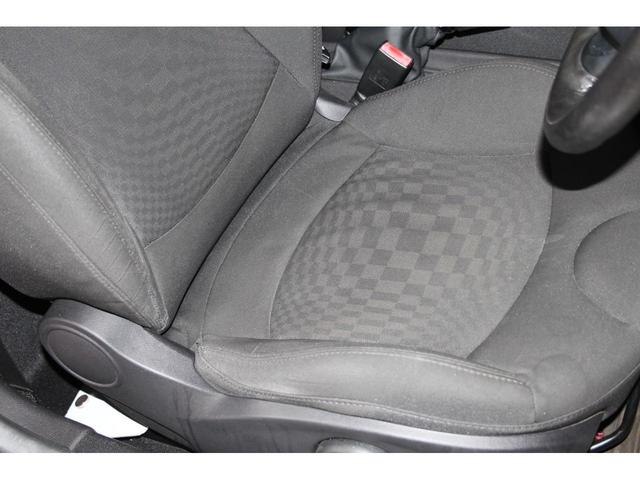 ＭＩＮＩ クーパーＳ　クーペ　６速ＭＴ　記録簿付　ＥＴＣ　社外ＬＥＤヘッドライト　黒色１６インチアルミホイール　黒ストライプ　前後ドライブレコーダー　ＣＤ　整備記録簿６枚付き　取扱説明書付き　ヘッドライト磨き＆スチーマー施工済み（50枚目）