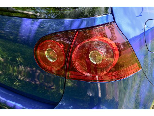 ゴルフ Ｒ３２　３．２Ｌ　Ｖ６　ＮＡ＋４ＷＤ、６速ＤＳＧ　クルーズコントロール、ＫＯＮＩ製車高調、ＢＬＵＥＷＡＶＥマフラー、ゴルフＶＩＩ　Ｒ用純正流用１８インチアルミホイール、ＥＴＣ、カロッツェリア製ナビ、ＴＶ、ＣＤ（24枚目）