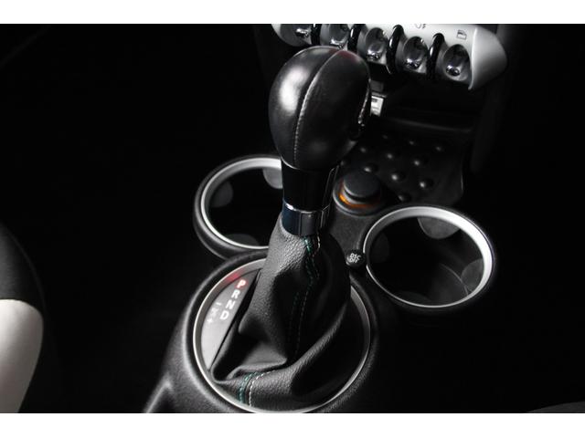 ＭＩＮＩ ５０　カムデン　車検整備付　ＥＴＣ　パイオニア製ポータブルメモリーナビ　ワンセグＴＶ　ドライブレコーダー　ＣＤ　ハーフレザーシート　白／黒内装　専用１７インチＡＷ　フロントフォグランプ（32枚目）