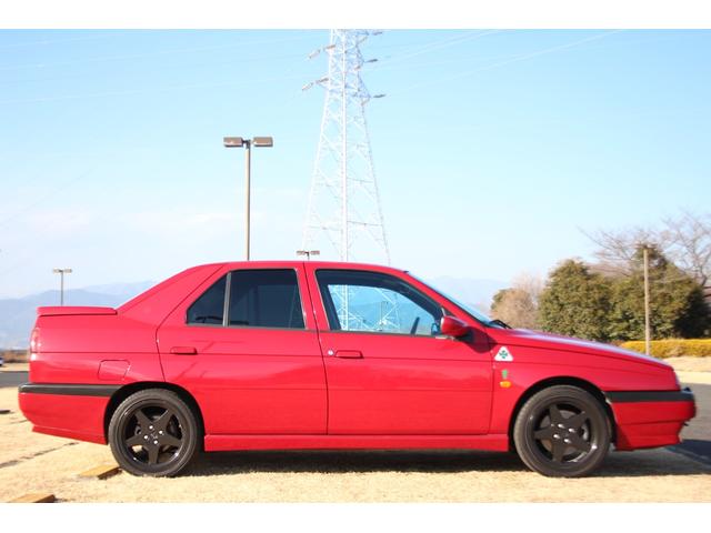 アルファ１５５ ２．０　ツインスパーク　１６Ｖ　５速ＭＴ　パナソニックＧＯＲＩＬＬＡポータブルＳＤナビ　ワンセグＴＶ　ＣＤ　ＥＴＣ　ドライブレコーダー　ハーフレザーシート　シートヒーター　純正スピードライン製アルミホイール（19枚目）