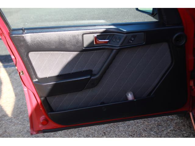 アルファ１５５ ２．０　ツインスパーク　１６Ｖ　５速ＭＴ　パナソニックＧＯＲＩＬＬＡポータブルＳＤナビ　ワンセグＴＶ　ＣＤ　ＥＴＣ　ドライブレコーダー　ハーフレザーシート　シートヒーター　純正スピードライン製アルミホイール（48枚目）