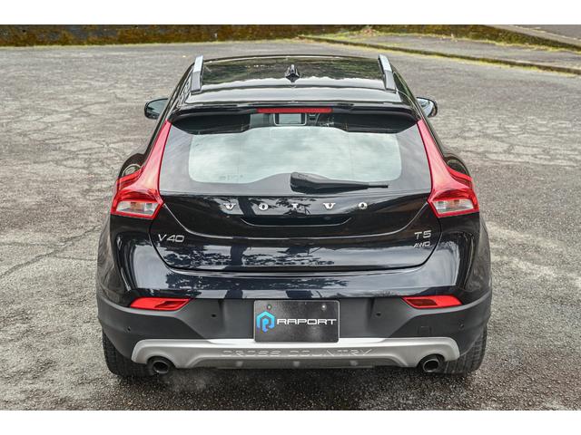 Ｖ４０ クロスカントリー　Ｔ５　ＡＷＤ　四駆・純正ナビ・バックカメラ・シートヒーター・パワーシート・レーダークルーズ・インテリセーフ・レーンキープ・バックソナー・レザーシート・オートライト・ＥＴＣ（25枚目）