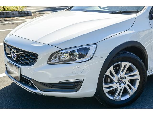 Ｖ６０ クロスカントリー　Ｄ４　ＳＥ　純正ナビ・ＴＶ・フルレザーシート・パワーシート・メモリーシート（5枚目）