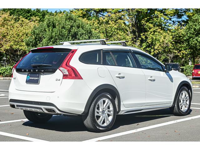 Ｖ６０ クロスカントリー　Ｄ４　ＳＥ　純正ナビ・ＴＶ・フルレザーシート・パワーシート・メモリーシート（20枚目）