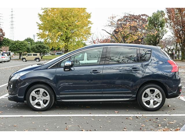 ３００８ プレミアム　ワンオーナー・パワーシート・純正ナビ・純正アルミホイール・エアバック（12枚目）