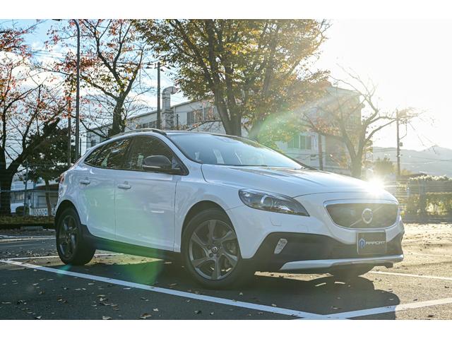 Ｖ４０ クロスカントリー　Ｄ４　ＳＥ　ワンオーナー　車検Ｒ９／０６まで　純正ナビ　ＤＴＶ　バックカメラ　ブラックレザー　シートヒーター　インテリセーフ　ＥＴＣ　ドラレコ　スペアキーあり（12枚目）