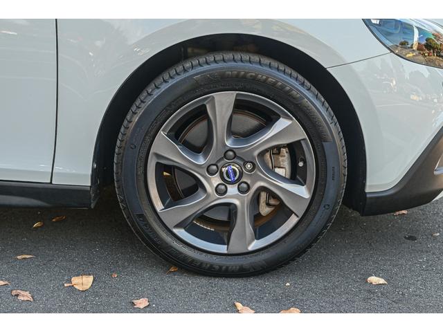 Ｖ４０ クロスカントリー　Ｄ４　ＳＥ　ワンオーナー　車検Ｒ９／０６まで　純正ナビ　ＤＴＶ　バックカメラ　ブラックレザー　シートヒーター　インテリセーフ　ＥＴＣ　ドラレコ　スペアキーあり（18枚目）