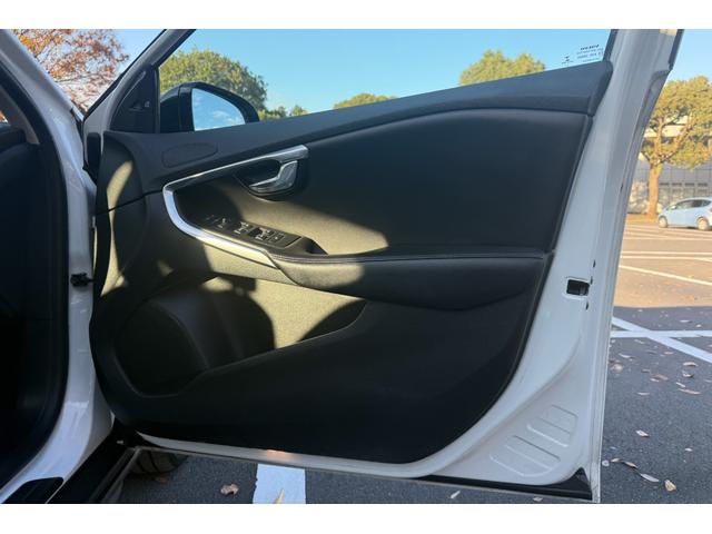 Ｖ４０ クロスカントリー　Ｄ４　ＳＥ　ワンオーナー　車検Ｒ９／０６まで　純正ナビ　ＤＴＶ　バックカメラ　ブラックレザー　シートヒーター　インテリセーフ　ＥＴＣ　ドラレコ　スペアキーあり（35枚目）