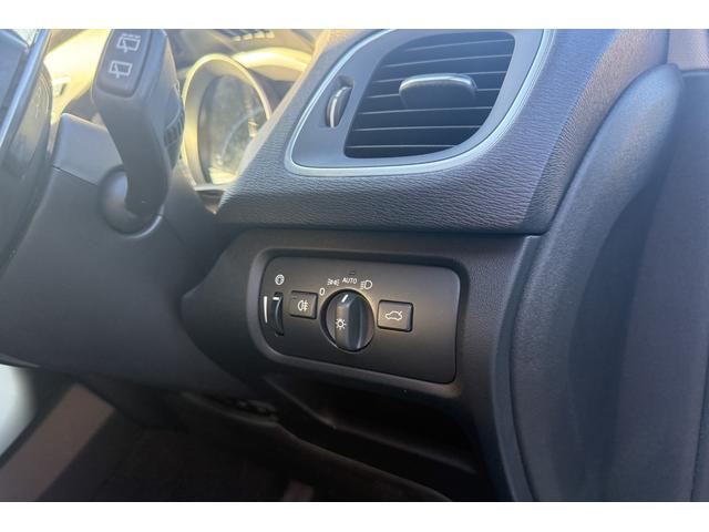 Ｖ４０ クロスカントリー　Ｄ４　ＳＥ　ワンオーナー　車検Ｒ９／０６まで　純正ナビ　ＤＴＶ　バックカメラ　ブラックレザー　シートヒーター　インテリセーフ　ＥＴＣ　ドラレコ　スペアキーあり（42枚目）