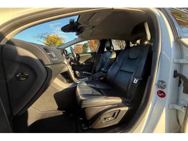 Ｖ４０ クロスカントリー　Ｄ４　ＳＥ　ワンオーナー　車検Ｒ９／０６まで　純正ナビ　ＤＴＶ　バックカメラ　ブラックレザー　シートヒーター　インテリセーフ　ＥＴＣ　ドラレコ　スペアキーあり（44枚目）