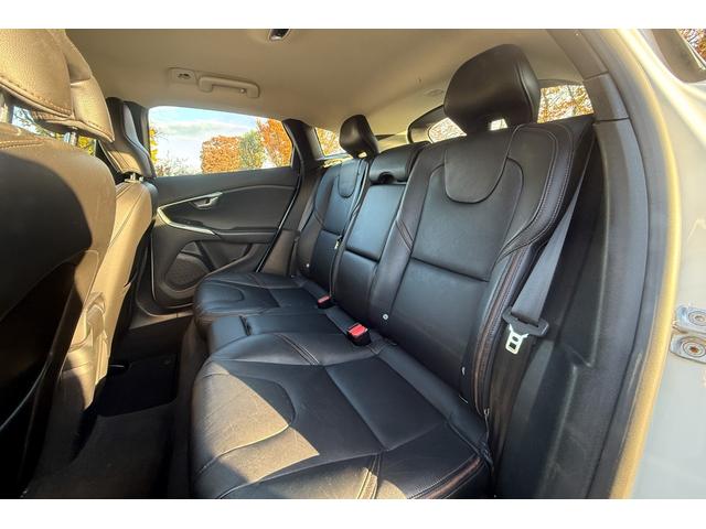 Ｖ４０ クロスカントリー　Ｄ４　ＳＥ　ワンオーナー　車検Ｒ９／０６まで　純正ナビ　ＤＴＶ　バックカメラ　ブラックレザー　シートヒーター　インテリセーフ　ＥＴＣ　ドラレコ　スペアキーあり（46枚目）