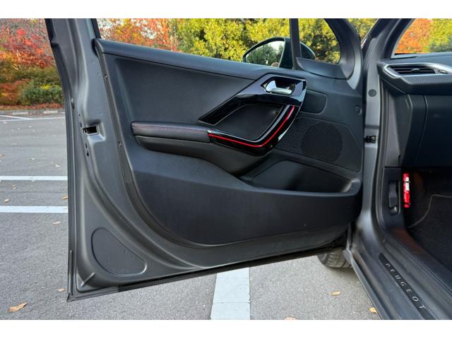 208 GTライン アイスエディション 240台限定特別仕様車 合皮ハーフシート ETC エアバック フロントリアフォグランプ 17インチAW ブレーキアシスト(35枚目)