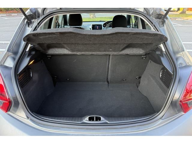 208 GTライン アイスエディション 240台限定特別仕様車 合皮ハーフシート ETC エアバック フロントリアフォグランプ 17インチAW ブレーキアシスト(52枚目)