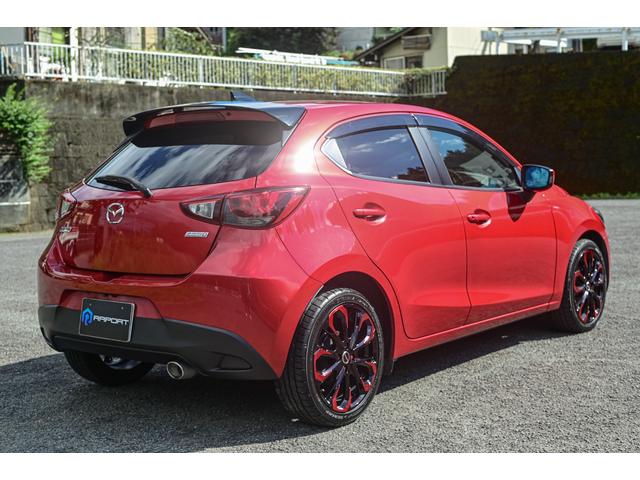 デミオ フロントフォグ ABS トラクションコントロール 盗難防止装置 純正ナビ 純正TV 純正アルミホイール UVカットガラス スマートキー 運転席エアバック 助手席エアバック サイドエアバック(26枚目)