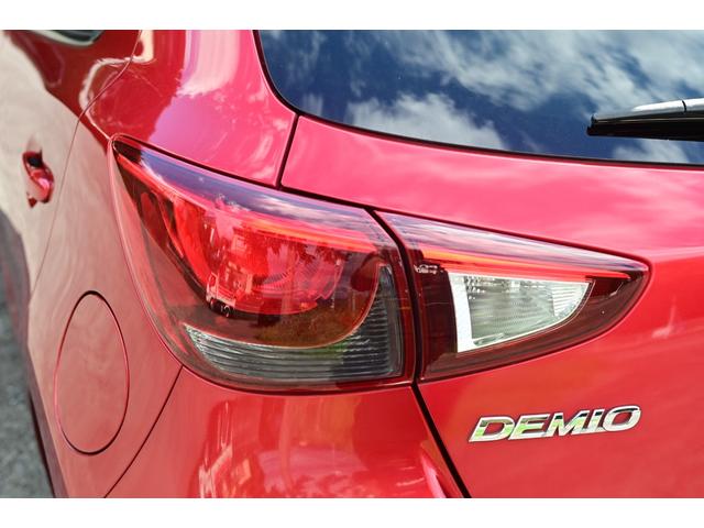 デミオ フロントフォグ ABS トラクションコントロール 盗難防止装置 純正ナビ 純正TV 純正アルミホイール UVカットガラス スマートキー 運転席エアバック 助手席エアバック サイドエアバック(32枚目)