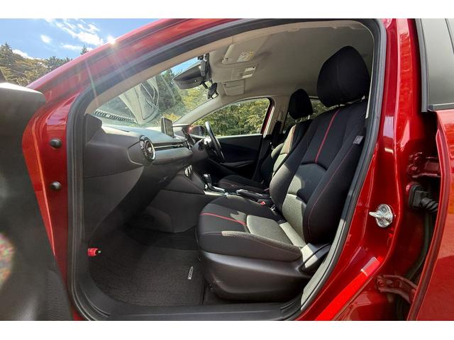 デミオ フロントフォグ ABS トラクションコントロール 盗難防止装置 純正ナビ 純正TV 純正アルミホイール UVカットガラス スマートキー 運転席エアバック 助手席エアバック サイドエアバック(44枚目)