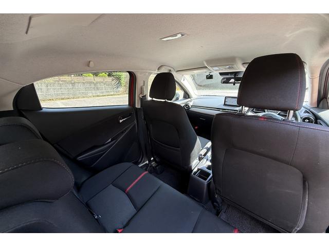 デミオ フロントフォグ ABS トラクションコントロール 盗難防止装置 純正ナビ 純正TV 純正アルミホイール UVカットガラス スマートキー 運転席エアバック 助手席エアバック サイドエアバック(48枚目)