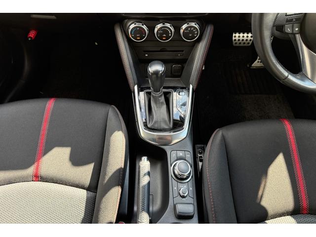 デミオ フロントフォグ ABS トラクションコントロール 盗難防止装置 純正ナビ 純正TV 純正アルミホイール UVカットガラス スマートキー 運転席エアバック 助手席エアバック サイドエアバック(51枚目)