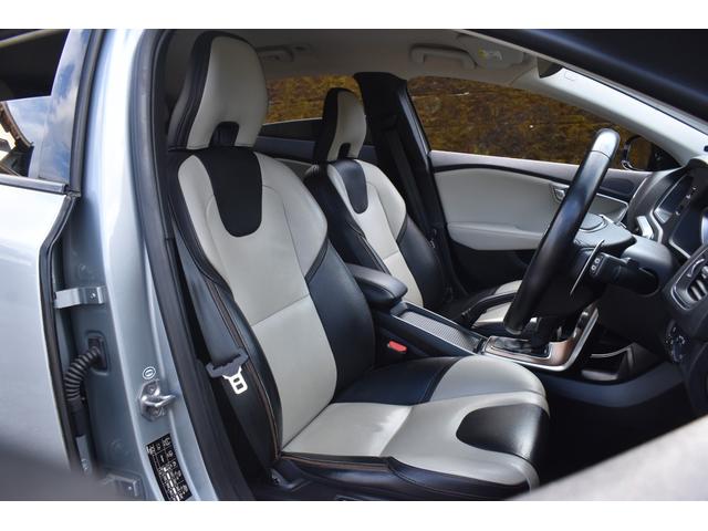 V40 クロスカントリー T5 AWD アイシン8AT 四駆 フルタイム4WD MB420XC 245馬力純正ナビ TV レザーシート バックカメラ 前席パワーシート Bluetooth クルーズコントロール インテリセーフ(33枚目)