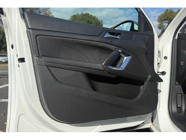 ３０８ ＳＷ　アリュール　ブルーＨＤｉ　車検Ｒ９／０５まで！！スペアキー有　ドラレコ　ＥＴＣ　ＬＥＤヘッドライト　全方位モニター　アクティブセーフティブレーキ　インテリジェントハイビーム（32枚目）