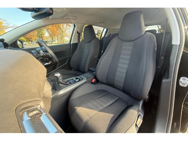 ３０８ アリュール　ブルーＨＤｉ　車検２年付　アリュール　ブルーＨＤｉプッシュスタート　ドラレコ　ＥＴＣ　パドルシフト　純正ＡＷ　ルーフレール　ディーゼル車（45枚目）