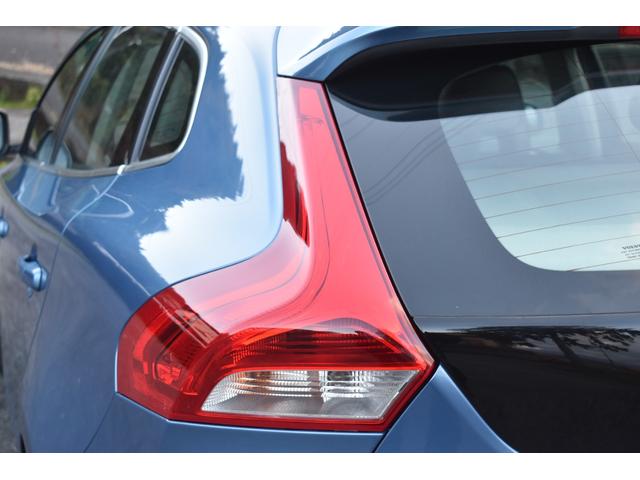 Ｖ４０ Ｔ３　ＳＥ　走行２．８万ｋｍ　運転席助手席エアバック　ＡＢＳ　スポーツモード付きＥＣＳ　トラクションコントロール　盗難防止装置　前席パワーシート　クルーズコントロール　純正ホイール（23枚目）