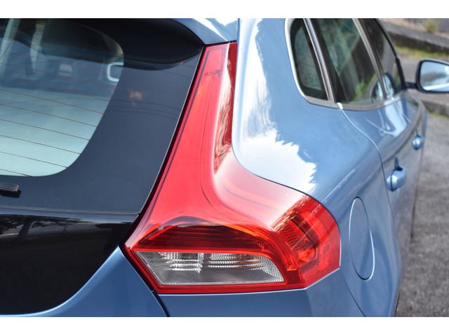 Ｖ４０ Ｔ３　ＳＥ　走行２．８万ｋｍ　運転席助手席エアバック　ＡＢＳ　スポーツモード付きＥＣＳ　トラクションコントロール　盗難防止装置　前席パワーシート　クルーズコントロール　純正ホイール（24枚目）