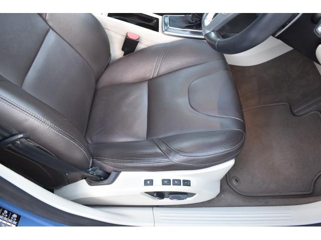 Ｖ４０ Ｔ３　ＳＥ　走行２．８万ｋｍ　運転席助手席エアバック　ＡＢＳ　スポーツモード付きＥＣＳ　トラクションコントロール　盗難防止装置　前席パワーシート　クルーズコントロール　純正ホイール（29枚目）