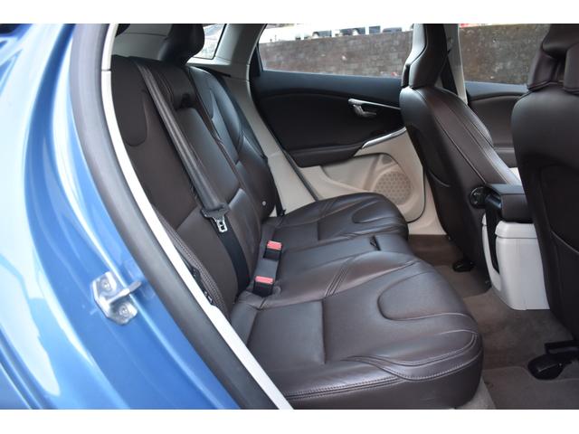 Ｖ４０ Ｔ３　ＳＥ　走行２．８万ｋｍ　運転席助手席エアバック　ＡＢＳ　スポーツモード付きＥＣＳ　トラクションコントロール　盗難防止装置　前席パワーシート　クルーズコントロール　純正ホイール（35枚目）