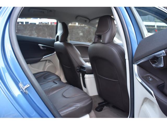 Ｖ４０ Ｔ３　ＳＥ　走行２．８万ｋｍ　運転席助手席エアバック　ＡＢＳ　スポーツモード付きＥＣＳ　トラクションコントロール　盗難防止装置　前席パワーシート　クルーズコントロール　純正ホイール（36枚目）