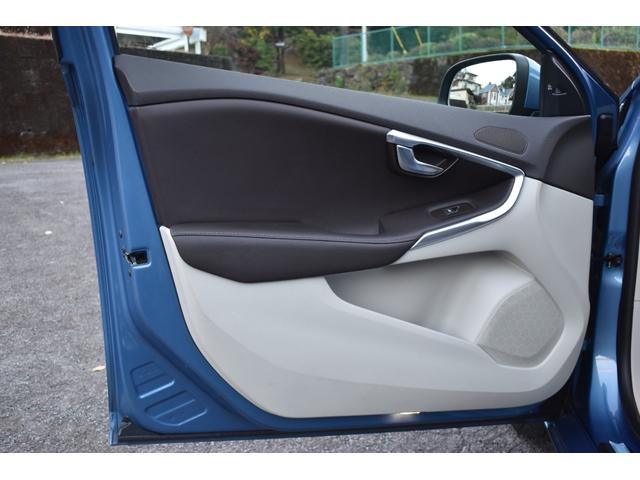 Ｖ４０ Ｔ３　ＳＥ　走行２．８万ｋｍ　運転席助手席エアバック　ＡＢＳ　スポーツモード付きＥＣＳ　トラクションコントロール　盗難防止装置　前席パワーシート　クルーズコントロール　純正ホイール（43枚目）