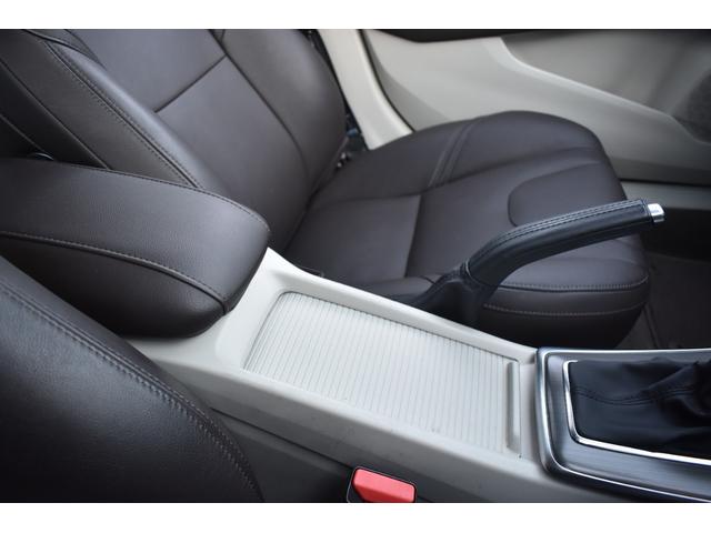 Ｖ４０ Ｔ３　ＳＥ　走行２．８万ｋｍ　運転席助手席エアバック　ＡＢＳ　スポーツモード付きＥＣＳ　トラクションコントロール　盗難防止装置　前席パワーシート　クルーズコントロール　純正ホイール（50枚目）