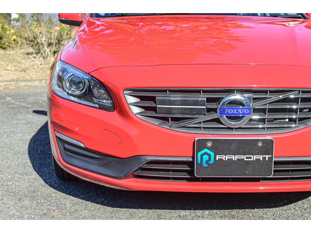 V60 D4 SE 純正ブラックレザーシート 前席パワーシート 前席シートヒーター ACC レーンキープ 衝突警報装置 純正ナビ バックカメラ ETC付き リアエンターテイメント ABS 盗難防止装置 車検R9/5まで(9枚目)