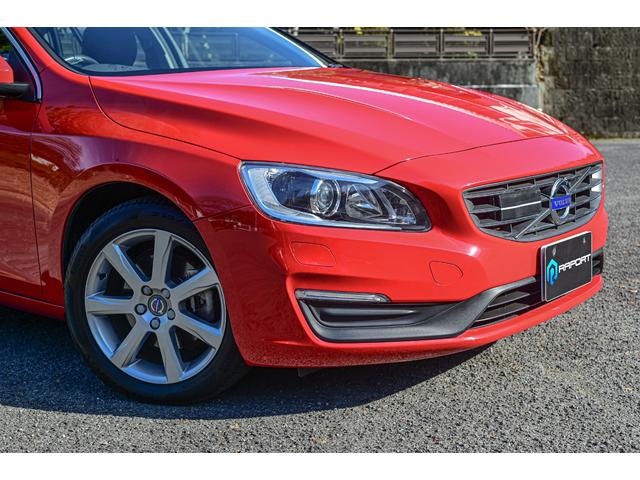 V60 D4 SE 純正ブラックレザーシート 前席パワーシート 前席シートヒーター ACC レーンキープ 衝突警報装置 純正ナビ バックカメラ ETC付き リアエンターテイメント ABS 盗難防止装置 車検R9/5まで(13枚目)