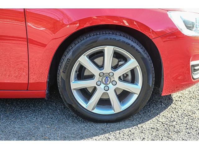 V60 D4 SE 純正ブラックレザーシート 前席パワーシート 前席シートヒーター ACC レーンキープ 衝突警報装置 純正ナビ バックカメラ ETC付き リアエンターテイメント ABS 盗難防止装置 車検R9/5まで(16枚目)